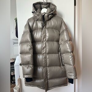 ARITZIA SUPER PUFF Mid High Gloss